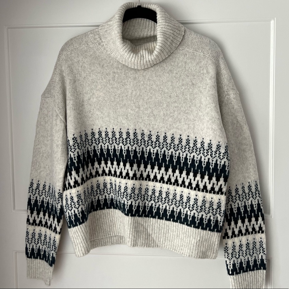 Banana Republic * Womens Patterned Turtleneck ❄️